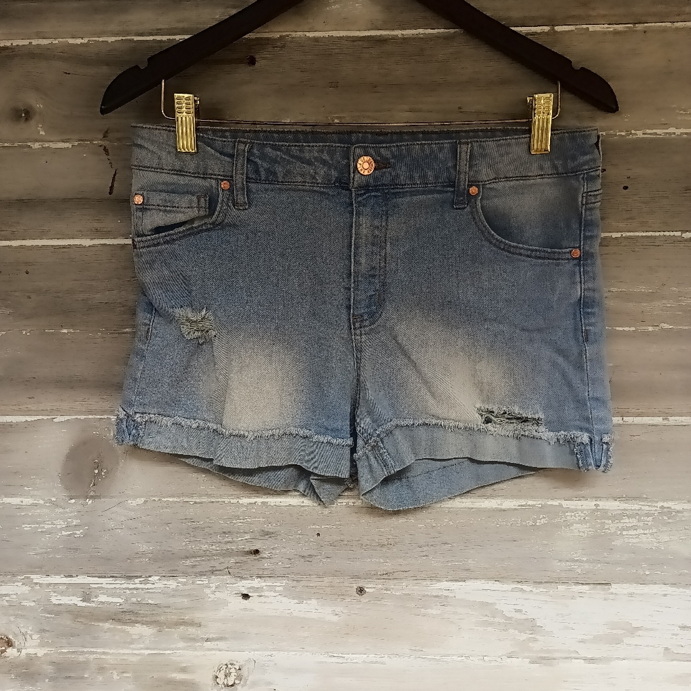 Celebrity Pink shorts
